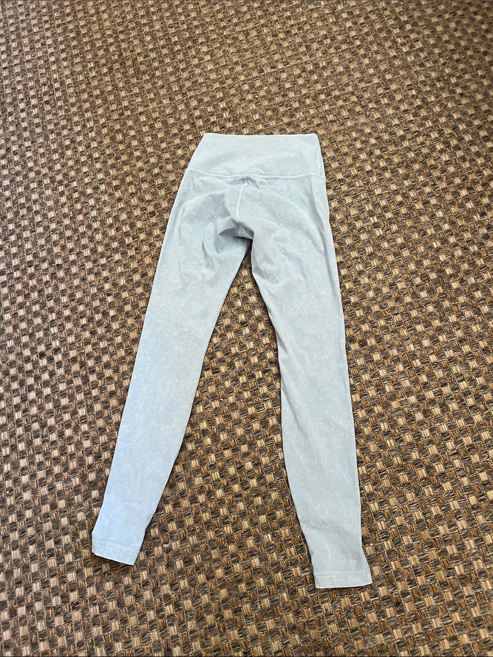 Lululemon 4 - Picture 2 of 3